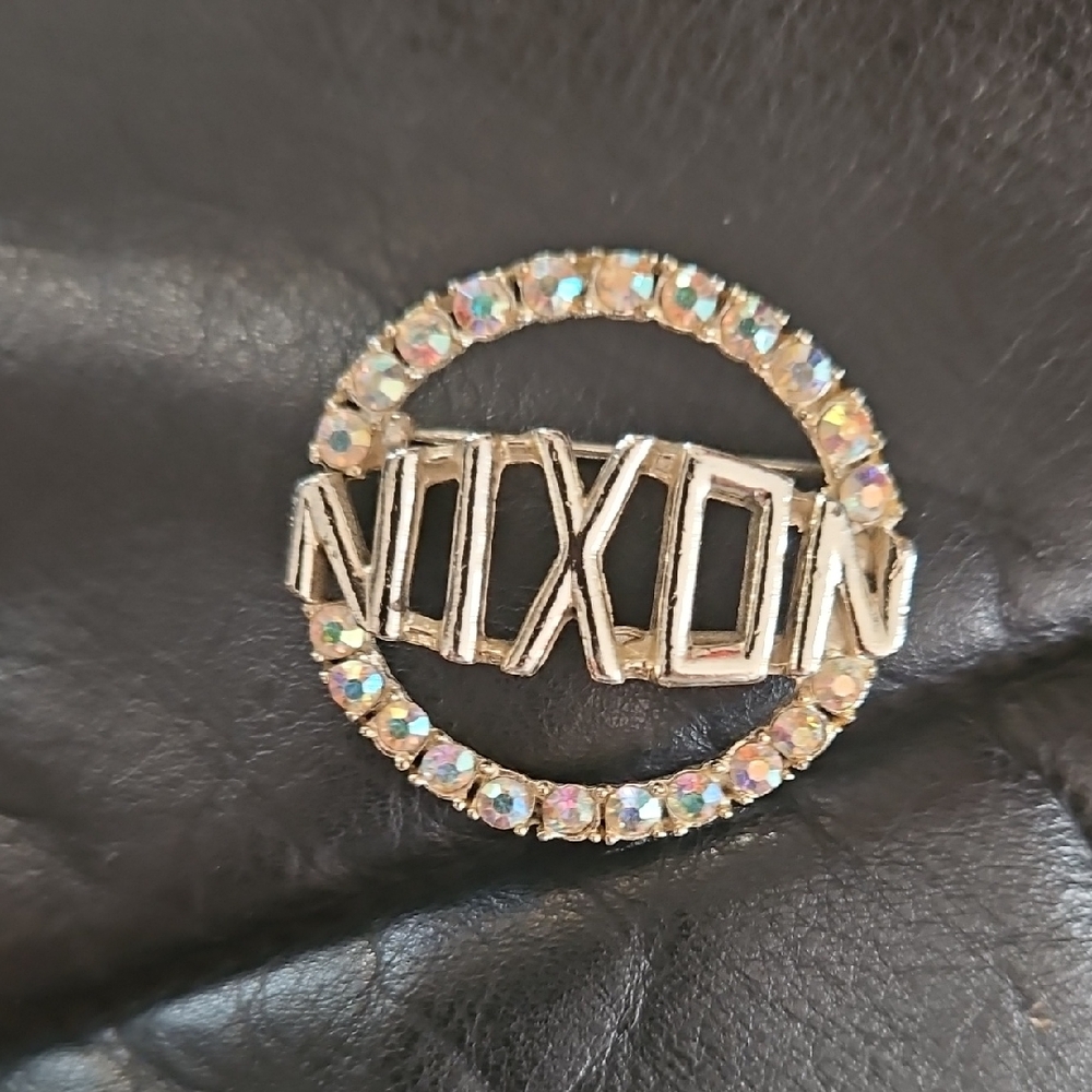Nixon Campaign Broche By SEARS